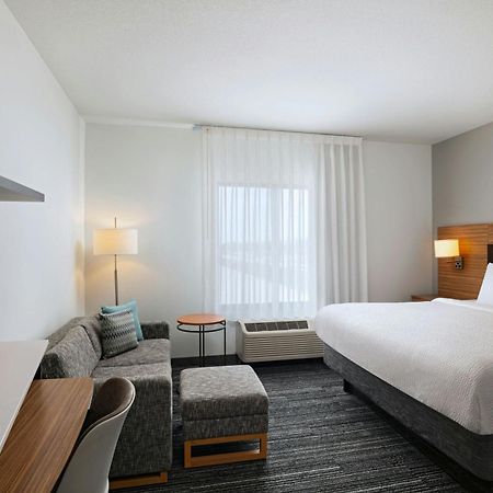 Towneplace Suites By Marriott Еймс Екстериор снимка