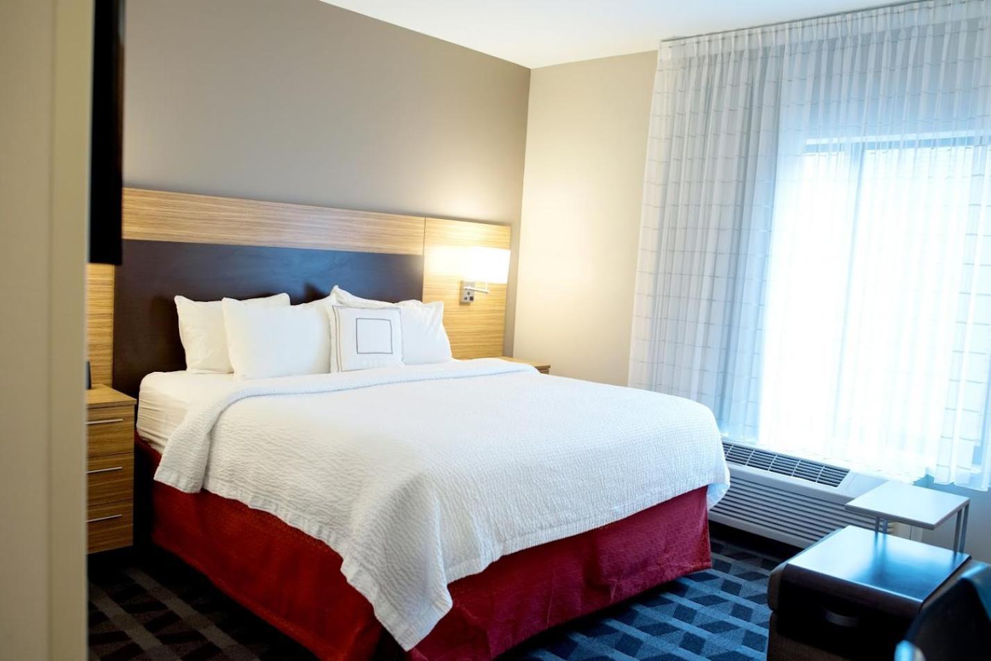 Towneplace Suites By Marriott Еймс Екстериор снимка