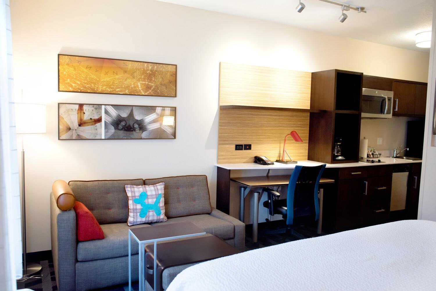Towneplace Suites By Marriott Еймс Екстериор снимка