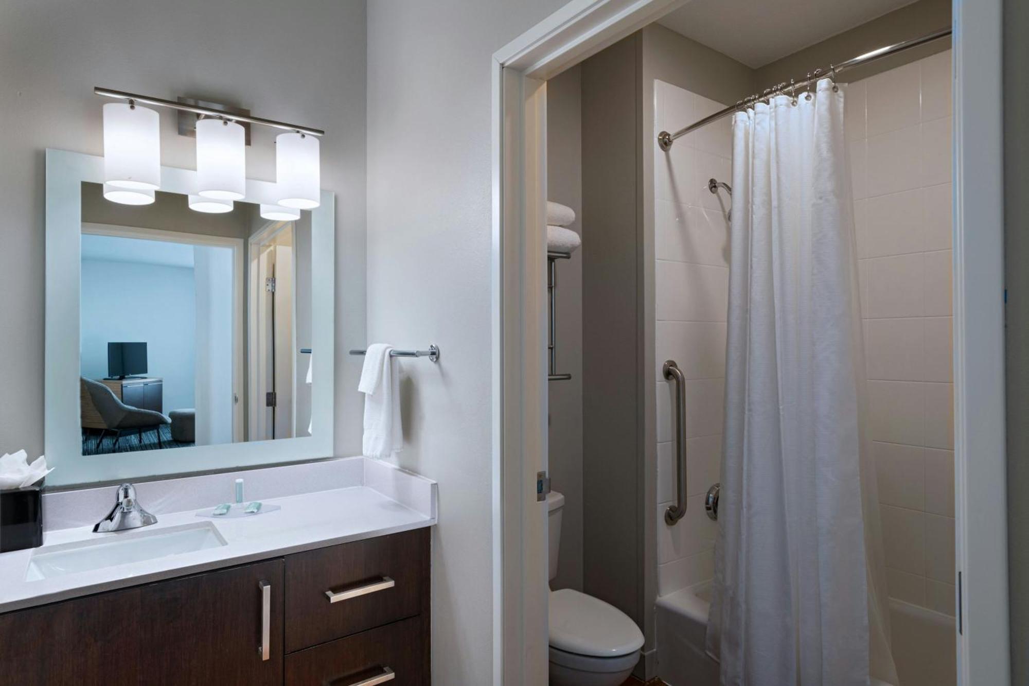 Towneplace Suites By Marriott Еймс Екстериор снимка