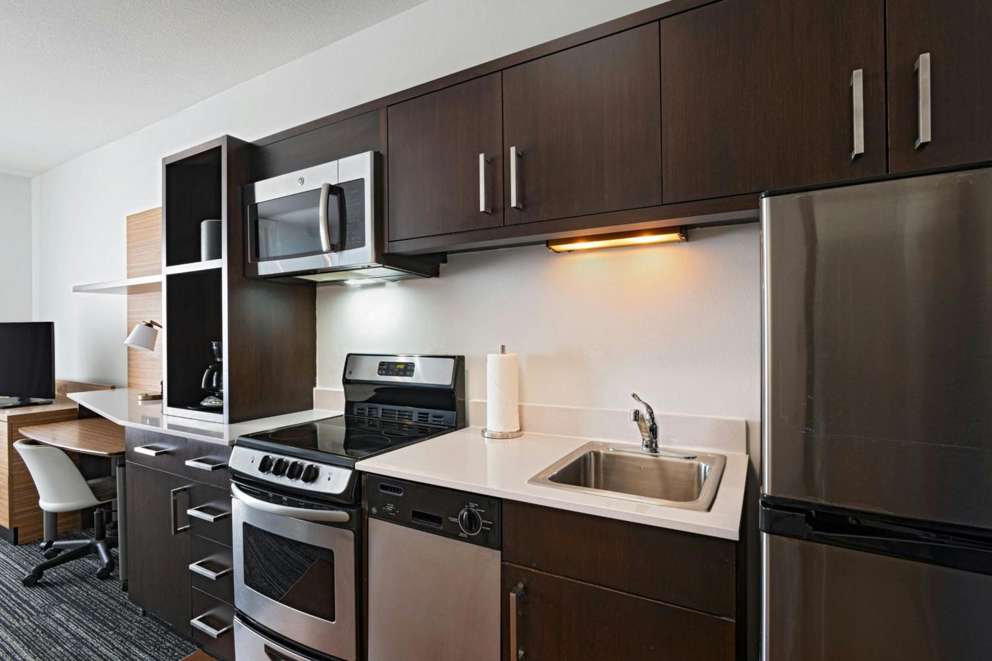 Towneplace Suites By Marriott Еймс Екстериор снимка