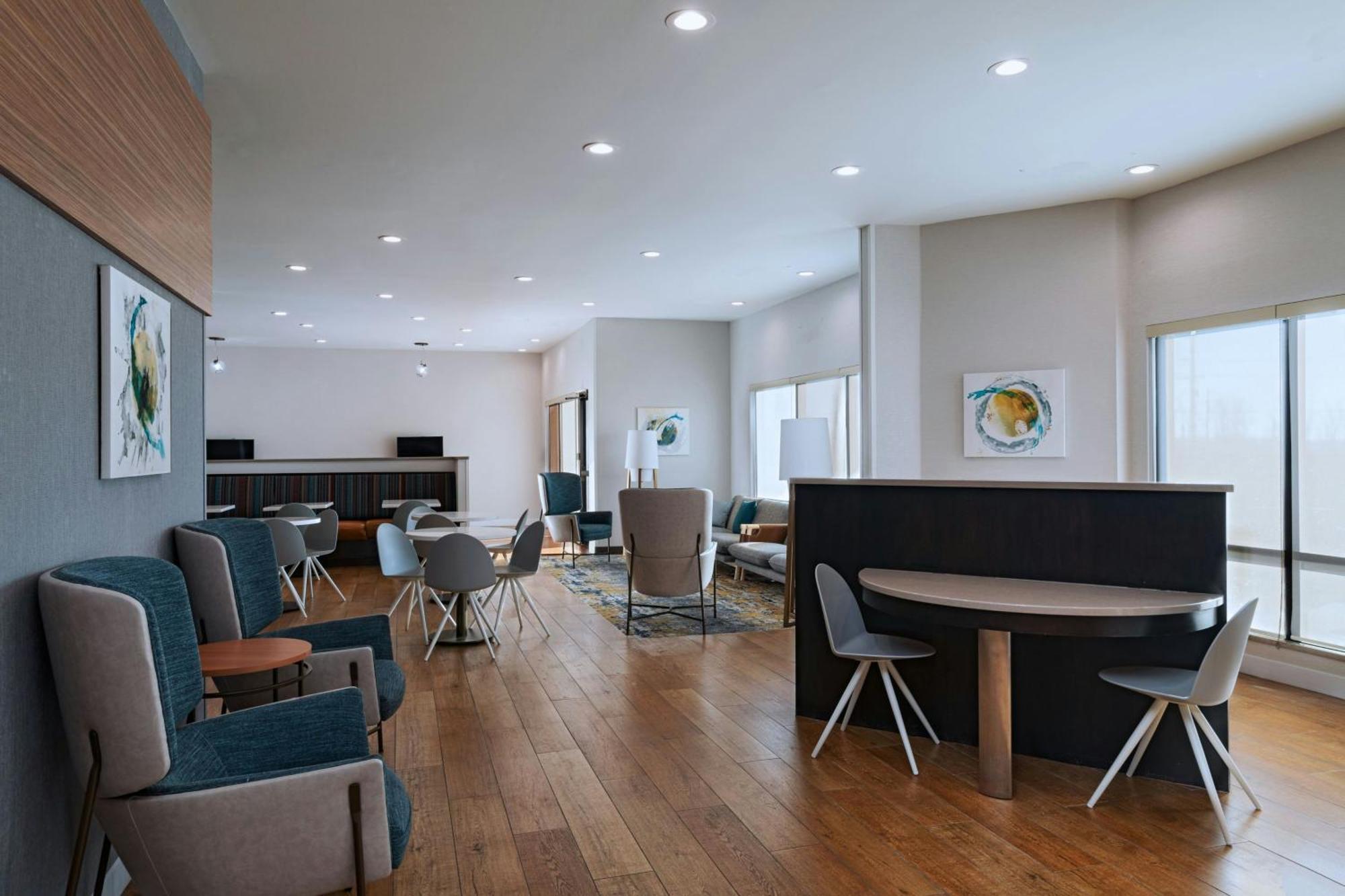 Towneplace Suites By Marriott Еймс Екстериор снимка