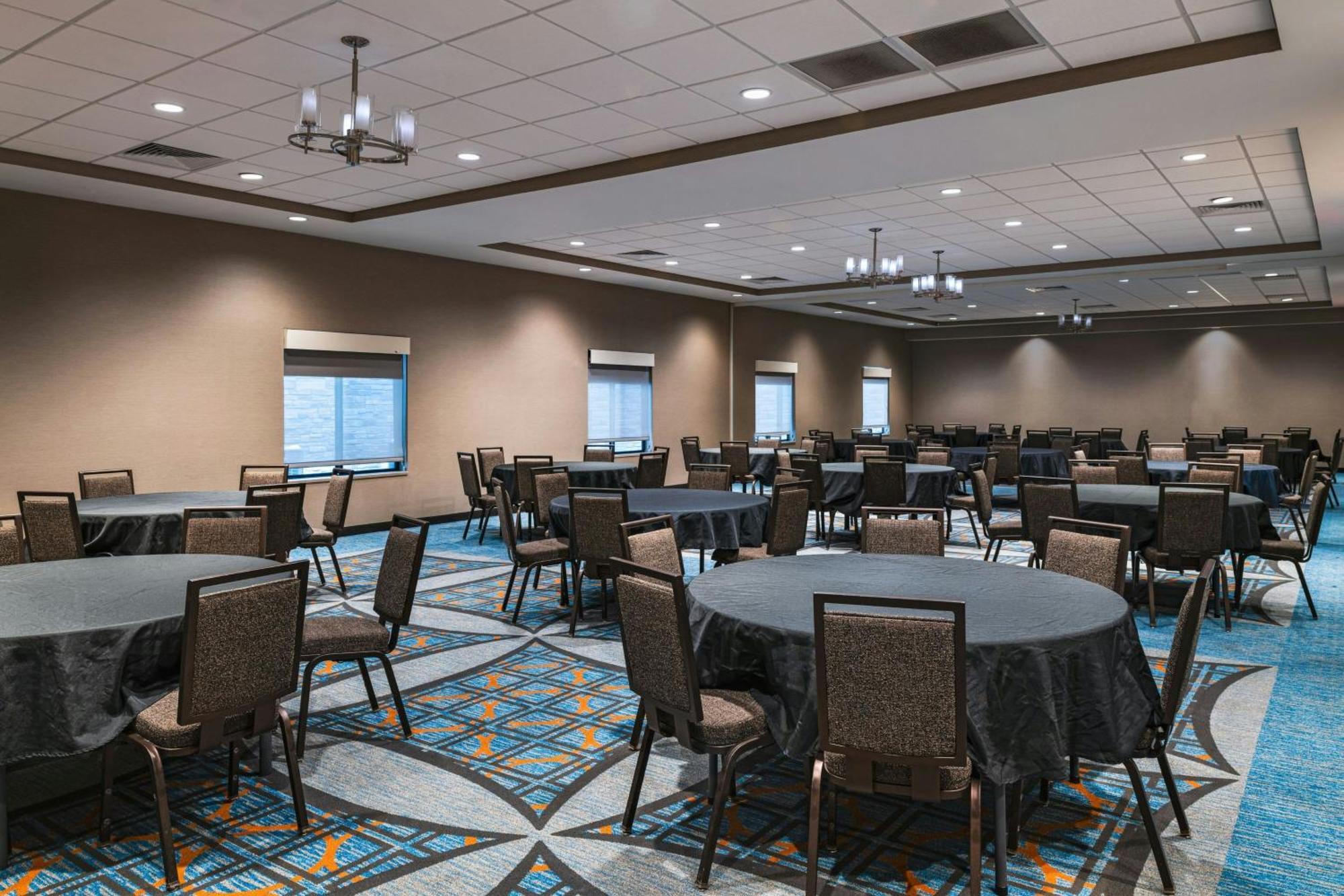 Towneplace Suites By Marriott Еймс Екстериор снимка