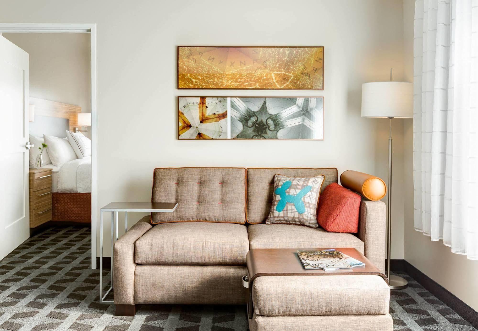 Towneplace Suites By Marriott Еймс Екстериор снимка