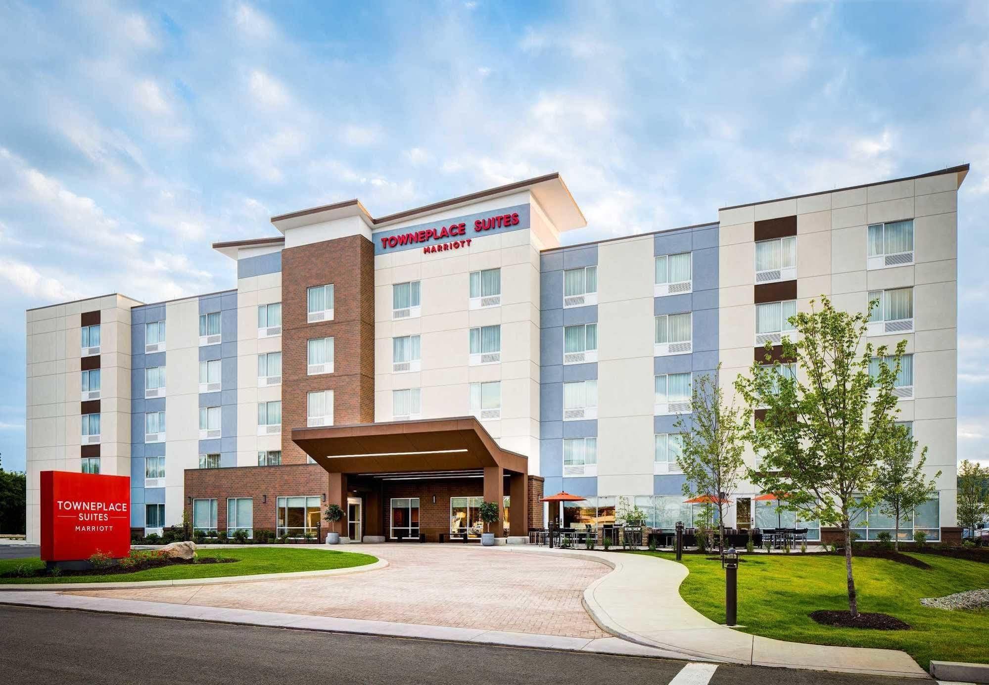 Towneplace Suites By Marriott Еймс Екстериор снимка